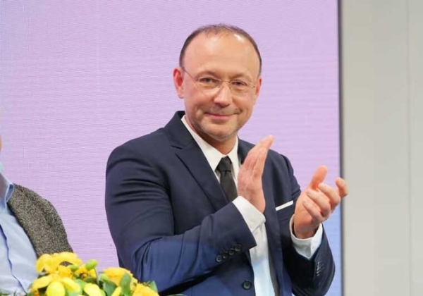 Антон Лысов заявил, что &laquo;Ясно&raquo; угрожает терапевтам штрафами за досрочное завершение