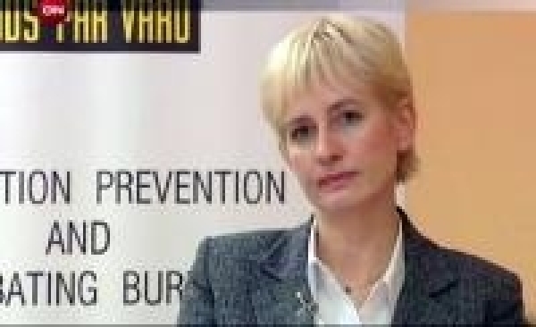 Суд постановил незамедлительно восстановить Юту Стрике в должности замначальника KNAB