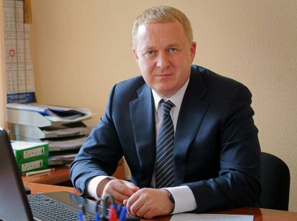 Имущество на 25 млн рублей – за 2 года (на зарплату доцента). Советник губернатора Текслера Олег Дубровин снова отличился.
